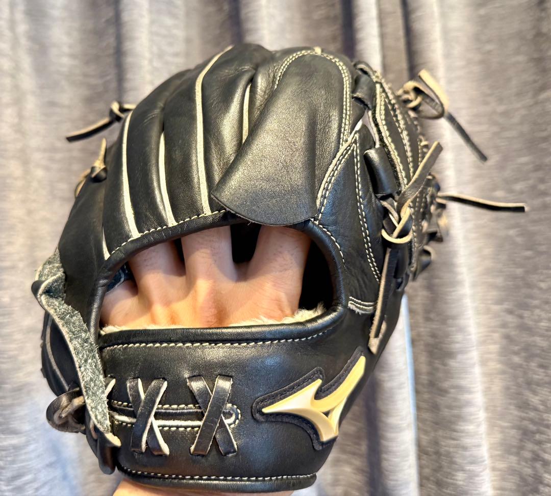 ミズノ グローバルエリート 軟式グラブ 黒 オールラウンド　投手用　右利き