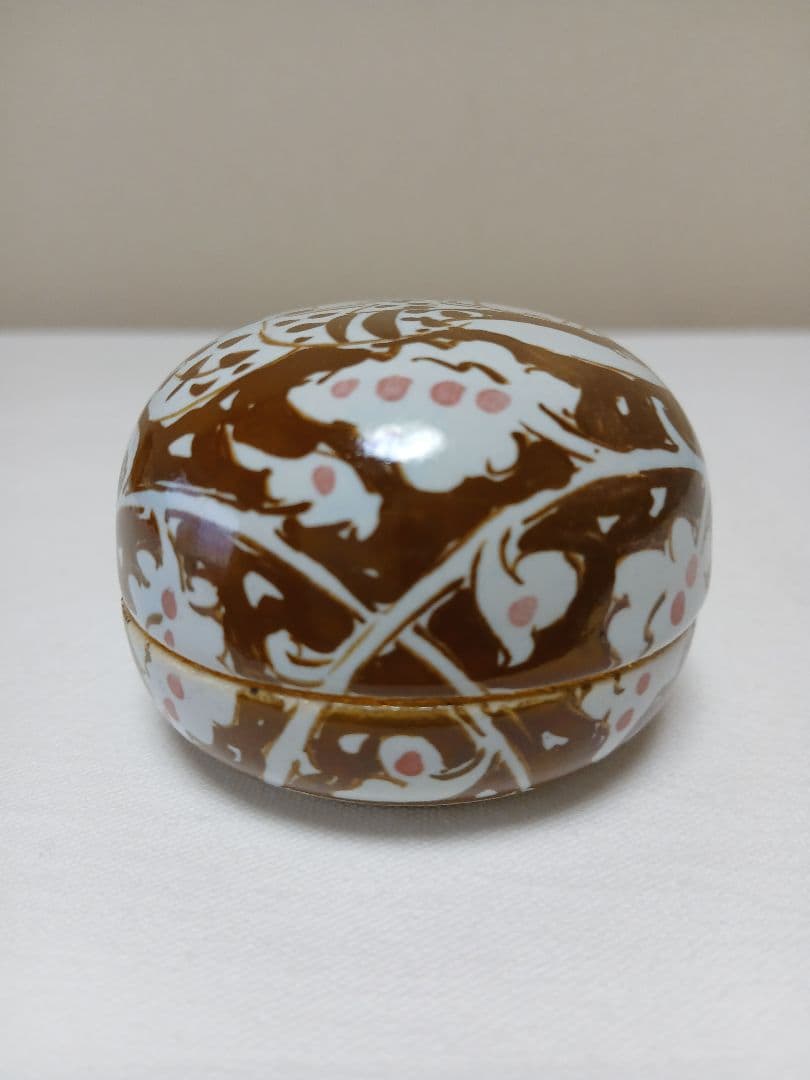 人間国宝　加藤卓男作「ラスター彩胡姫文香合」