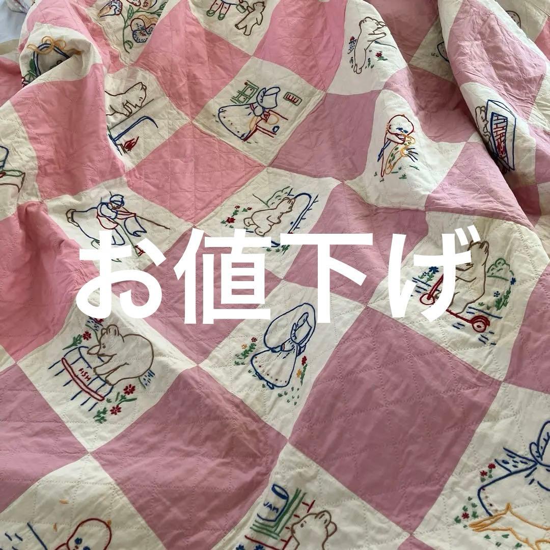 ビンテージ刺繍キルト(スーちゃん他) 172×180位　刺繍部分20角×32個