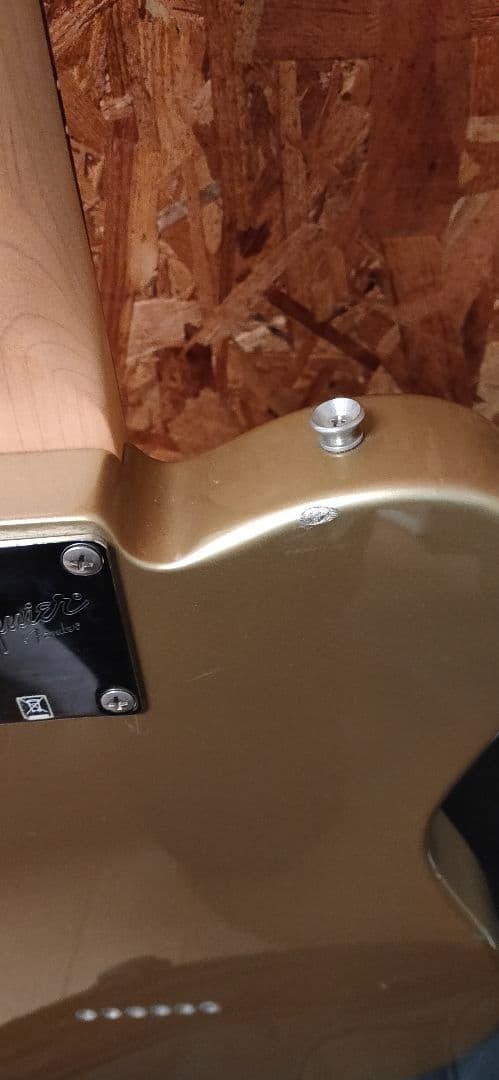 Squier Telecaster thinline セミホロウボディ ゴールド