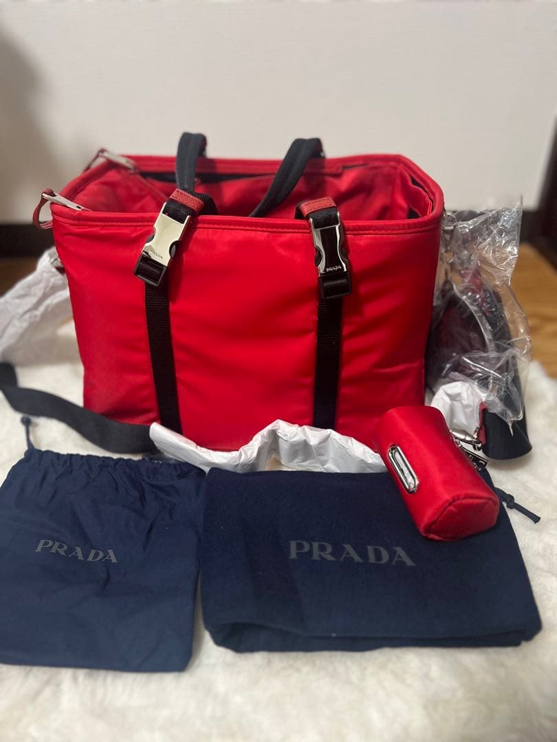 PRADA ペット用 トート キャリーバック レッド 皿、ポーチ付き 新品未使用