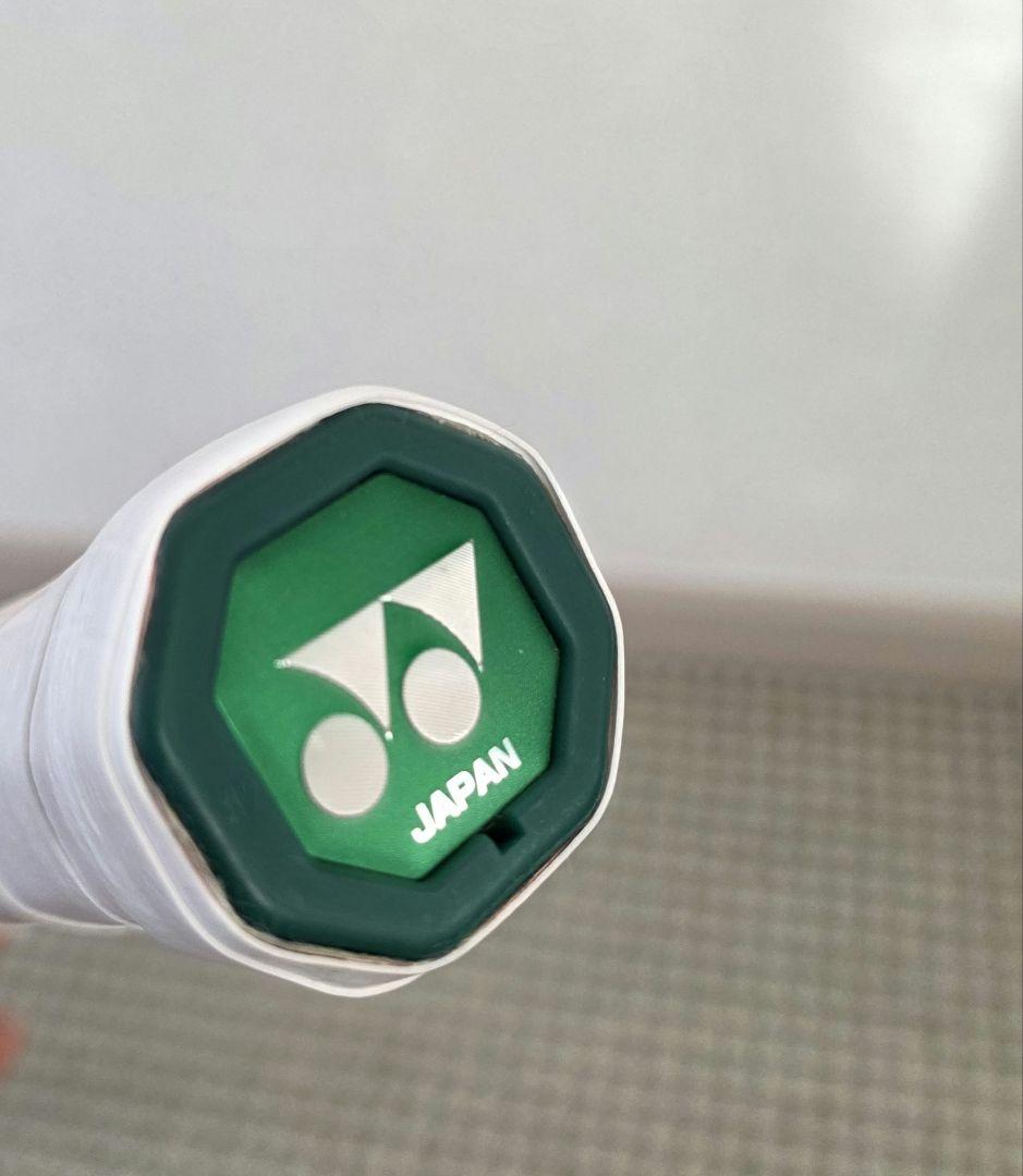 YONEX　硬式テニスラケット EZONE 100L