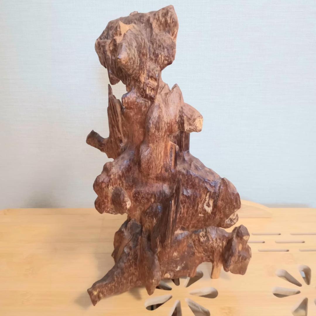 常温で香りが立つ希少なベトナム産沈香 !