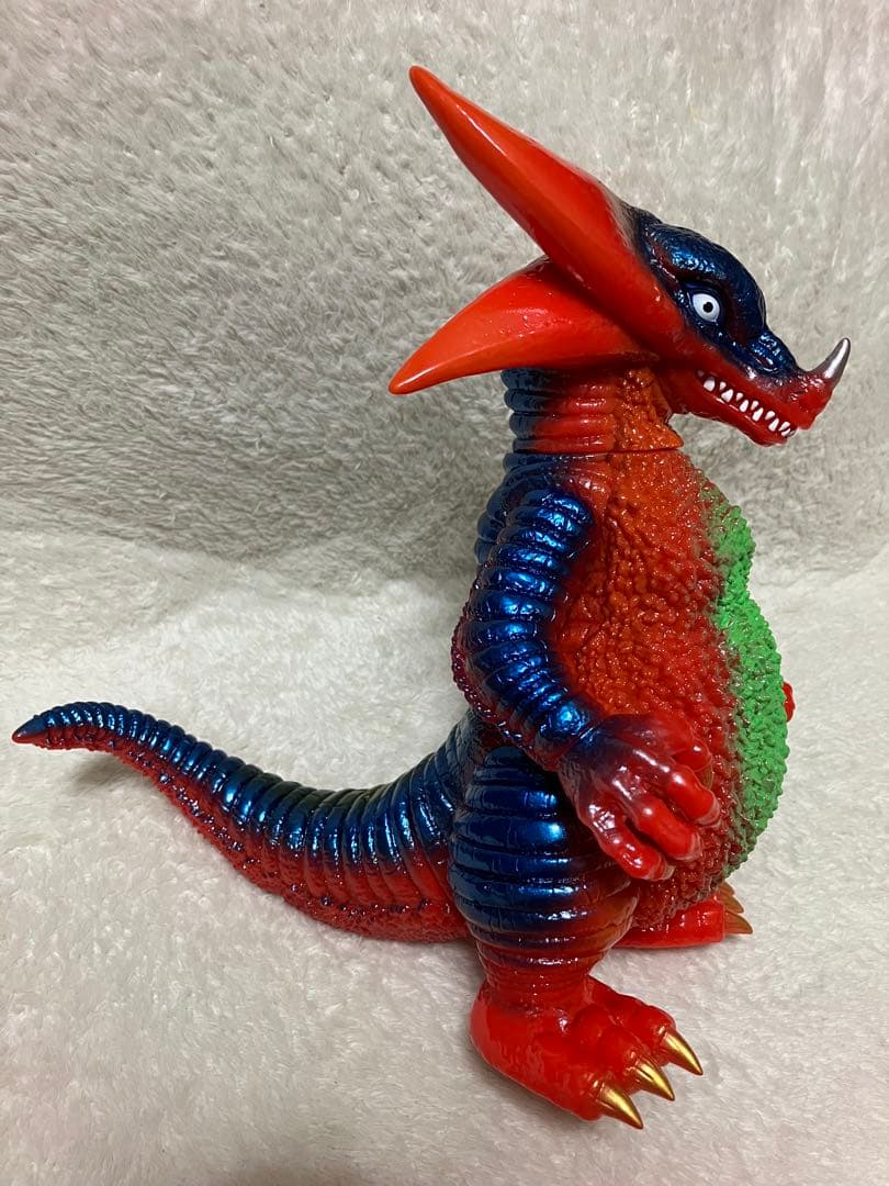 planet-x ゴモラⅡ レッド ソフビ