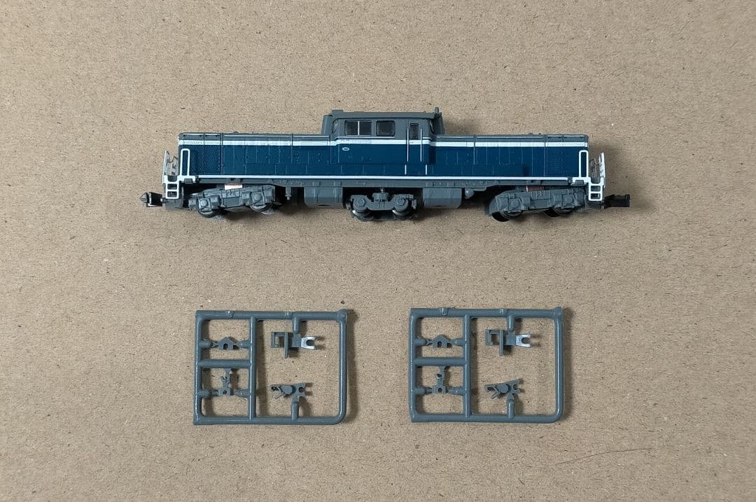 ロクハン　Zゲージ　T002-2 DD51 1000 A寒地型 A更新色