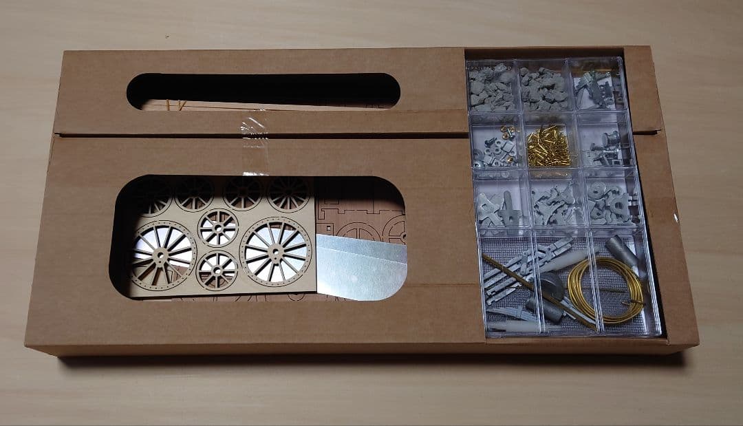 OcCre 1/24 ロケット号 蒸気機関車　模型キット