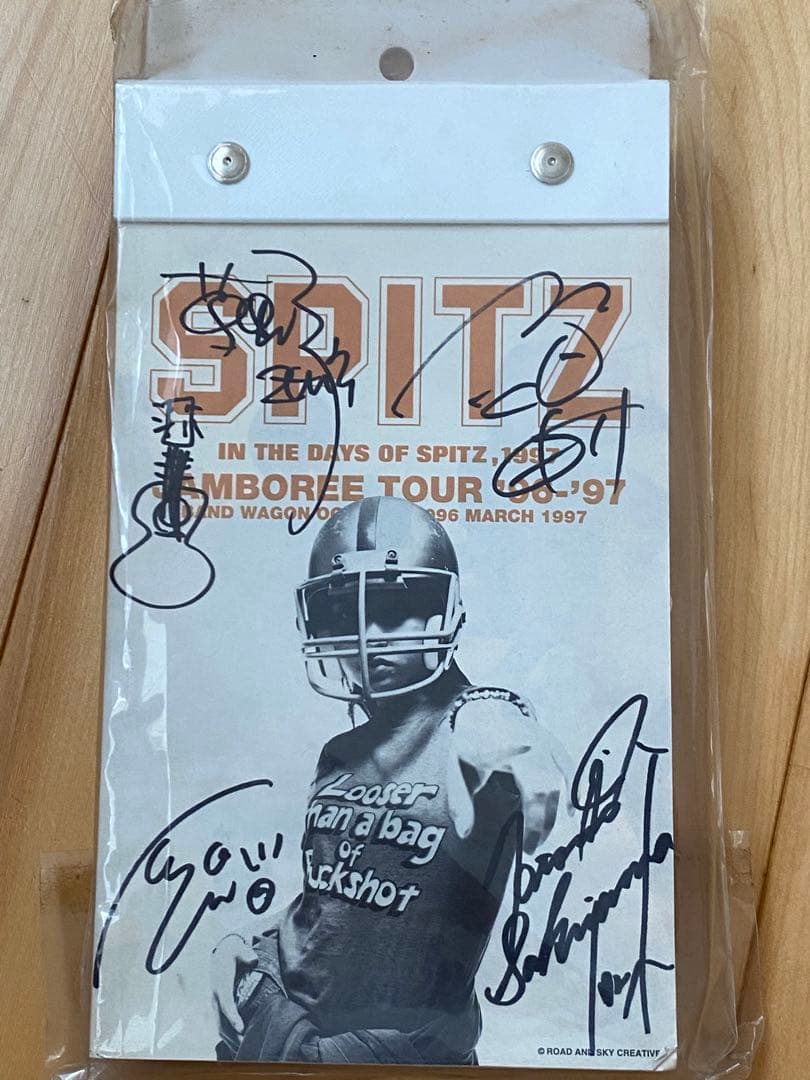 スピッツ　直筆サイン入り　カレンダー