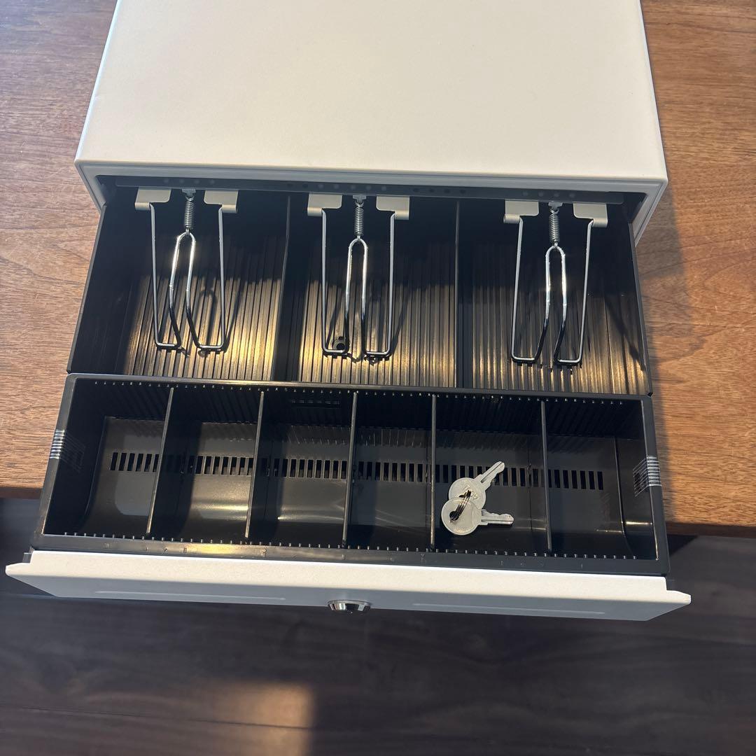 ホワイト現金管理ボックス 引き出し式 鍵付き