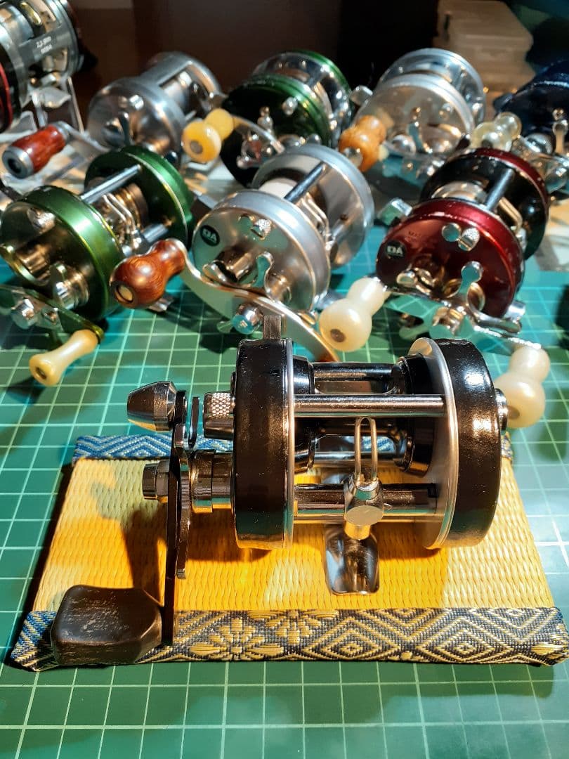 アブガルシア ABU アンバサダー2500C サイドカップ変更