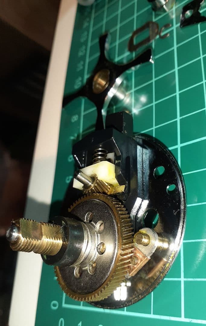 アブガルシア ABU アンバサダー2500C サイドカップ変更