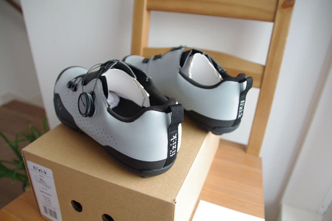 fi'zi:k SPDシューズ 「TERRA ATLAS」グレー/ブラック