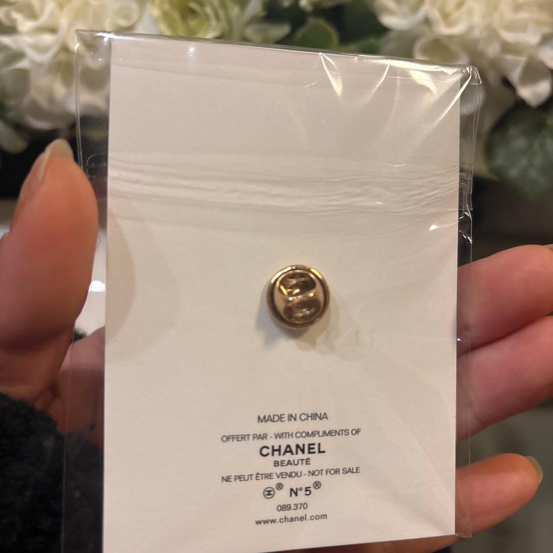 CHANEL LA COLLECTION ピンバッジ5個シャネル巾着5点セット