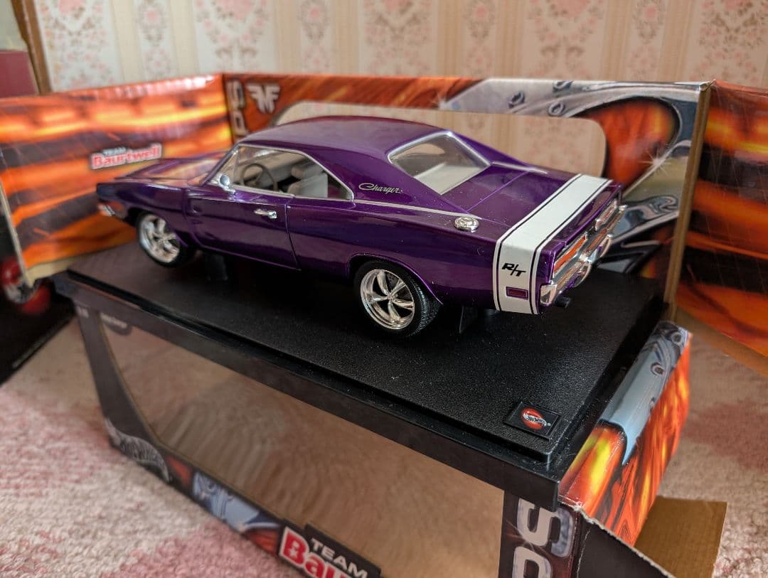 ミニカー Hot Wheels '68 Dodge Charger 1:18