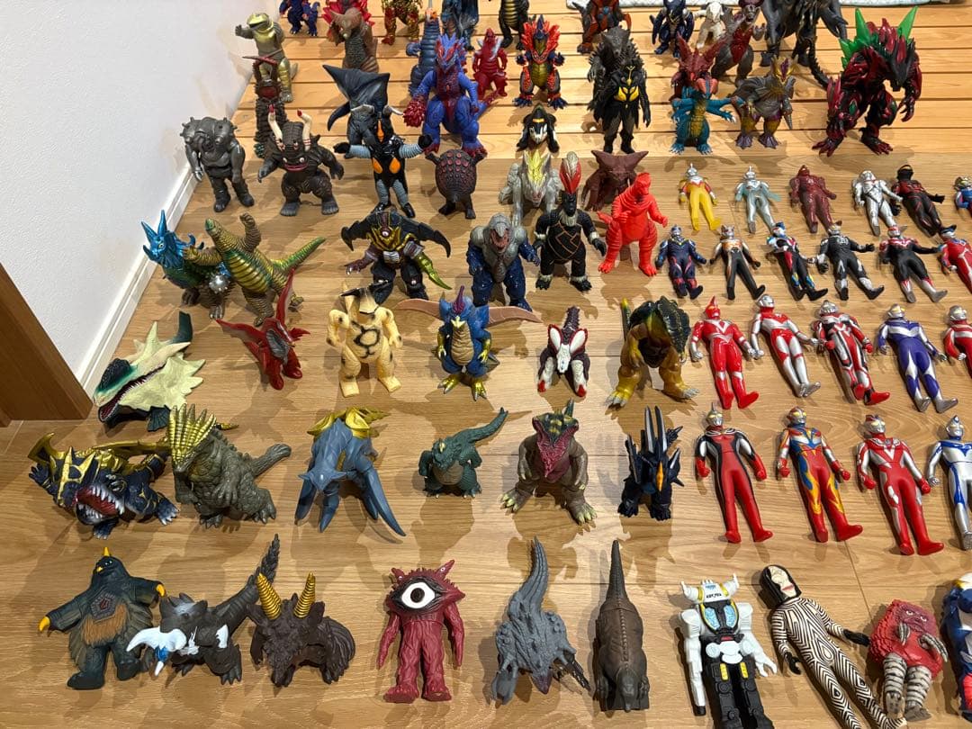 ウルトラマン　ソフビ　まとめ売り130個　怪獣　ウルトラマン　大量