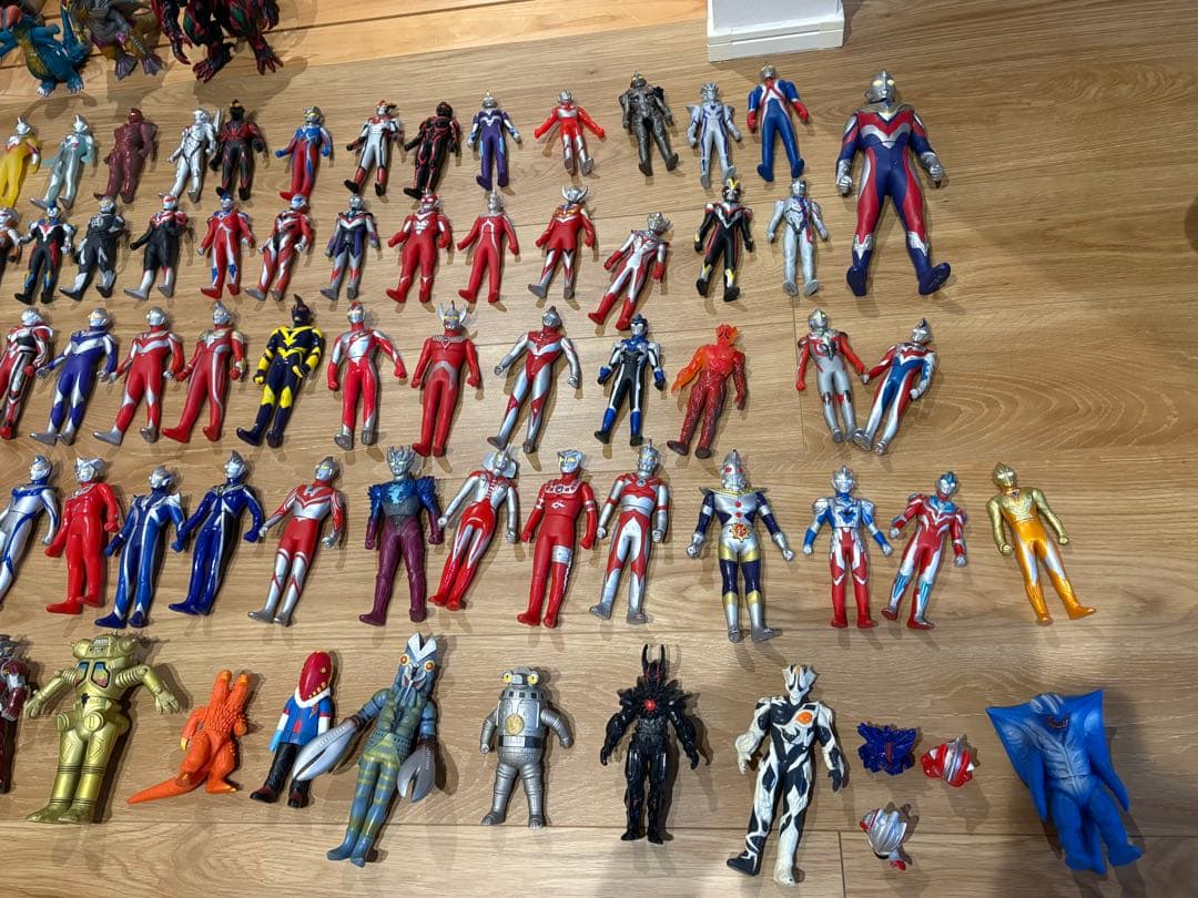 ウルトラマン　ソフビ　まとめ売り130個　怪獣　ウルトラマン　大量