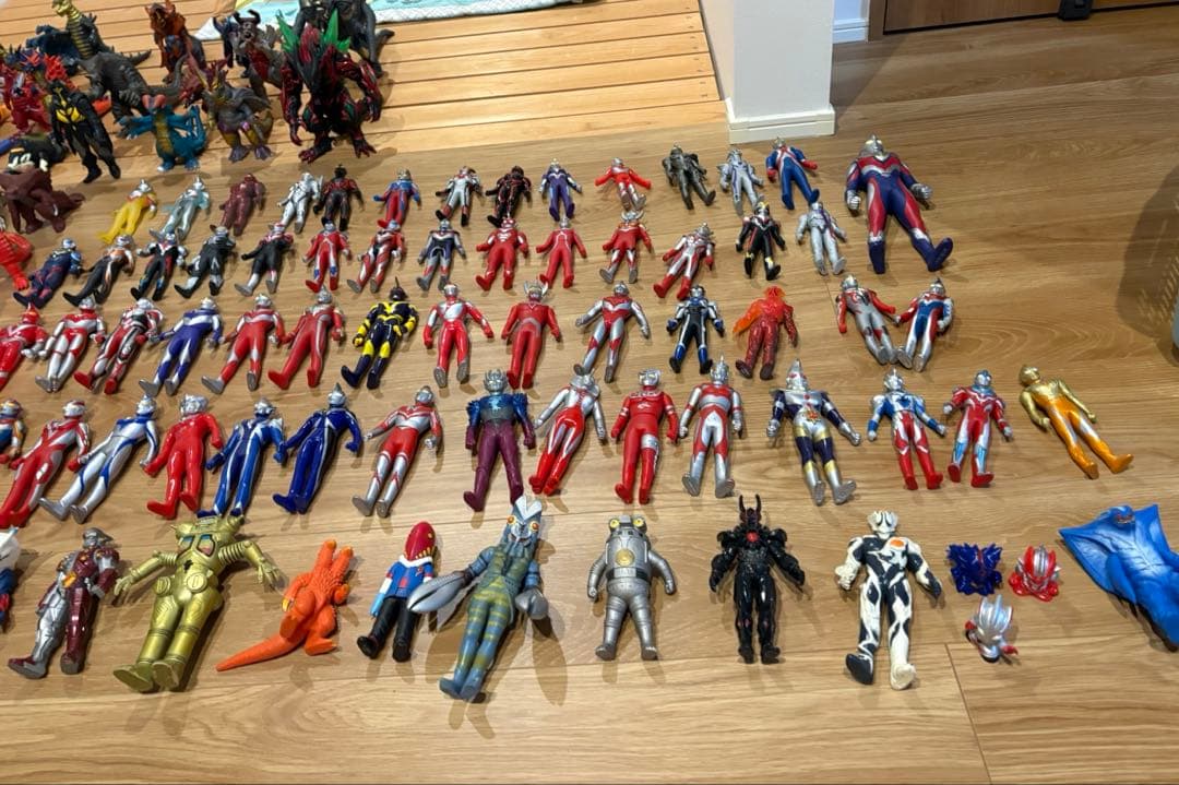 ウルトラマン　ソフビ　まとめ売り130個　怪獣　ウルトラマン　大量