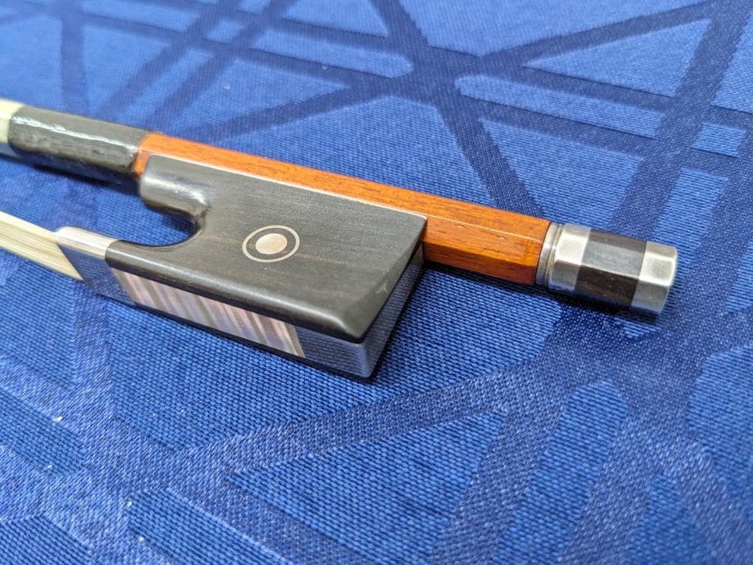 バイオリン弓4/4サイズ フェルールに特徴のあるモダンフレンチスタイル