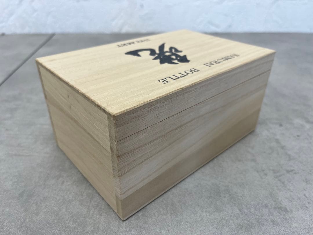 未使用品 サムライボトル兜 ボトルキャップ 「伊達政宗」 戦国時代 英雄 桐箱