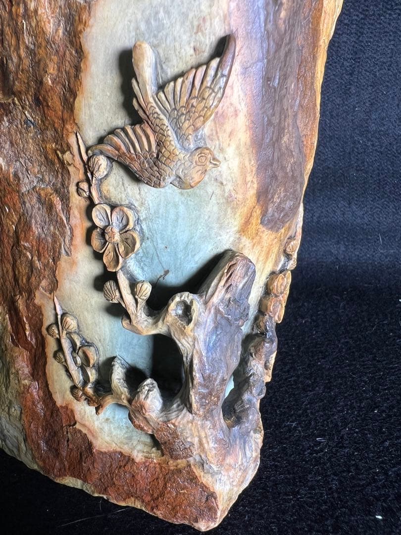 昔の掘り出しの骨董緑端渓彫刻梅鳥文刻 鑑賞石天然石 置物 高さ19cm