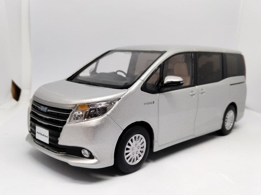 【希少】ノア　カラーサンプル　ミニカー　1/30