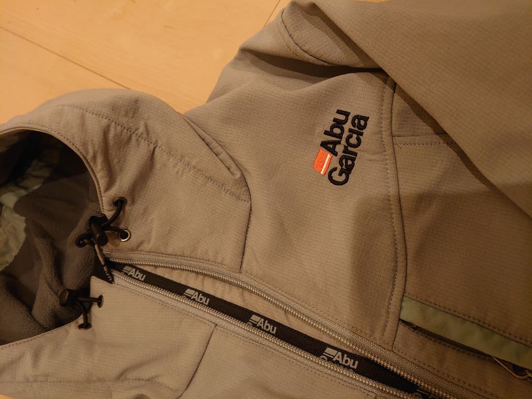 希少 アブガルシア 防寒ジャケット ウェア グレー