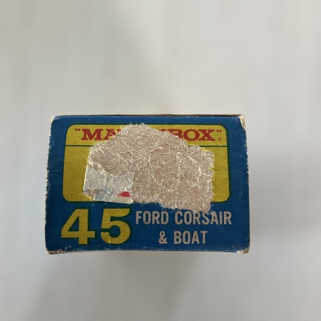 ミニカー　マッチボックス　45 フォード コルセア＆ボート