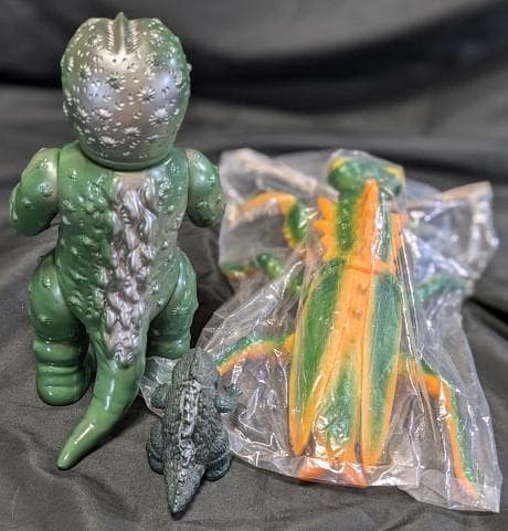 ミニラ（ブルマァク復刻）＆未開封カマキラス（マルサン）ソフビ２体セット＋１