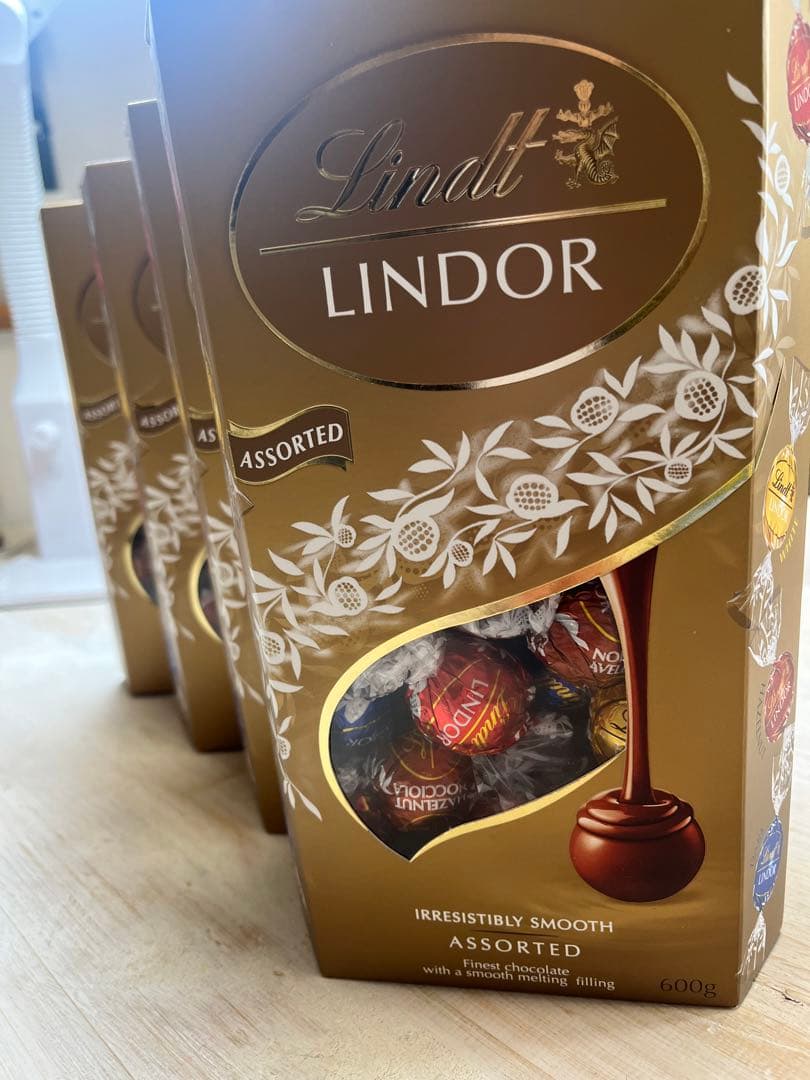 Lindt LINDOR アソート 600g x4箱