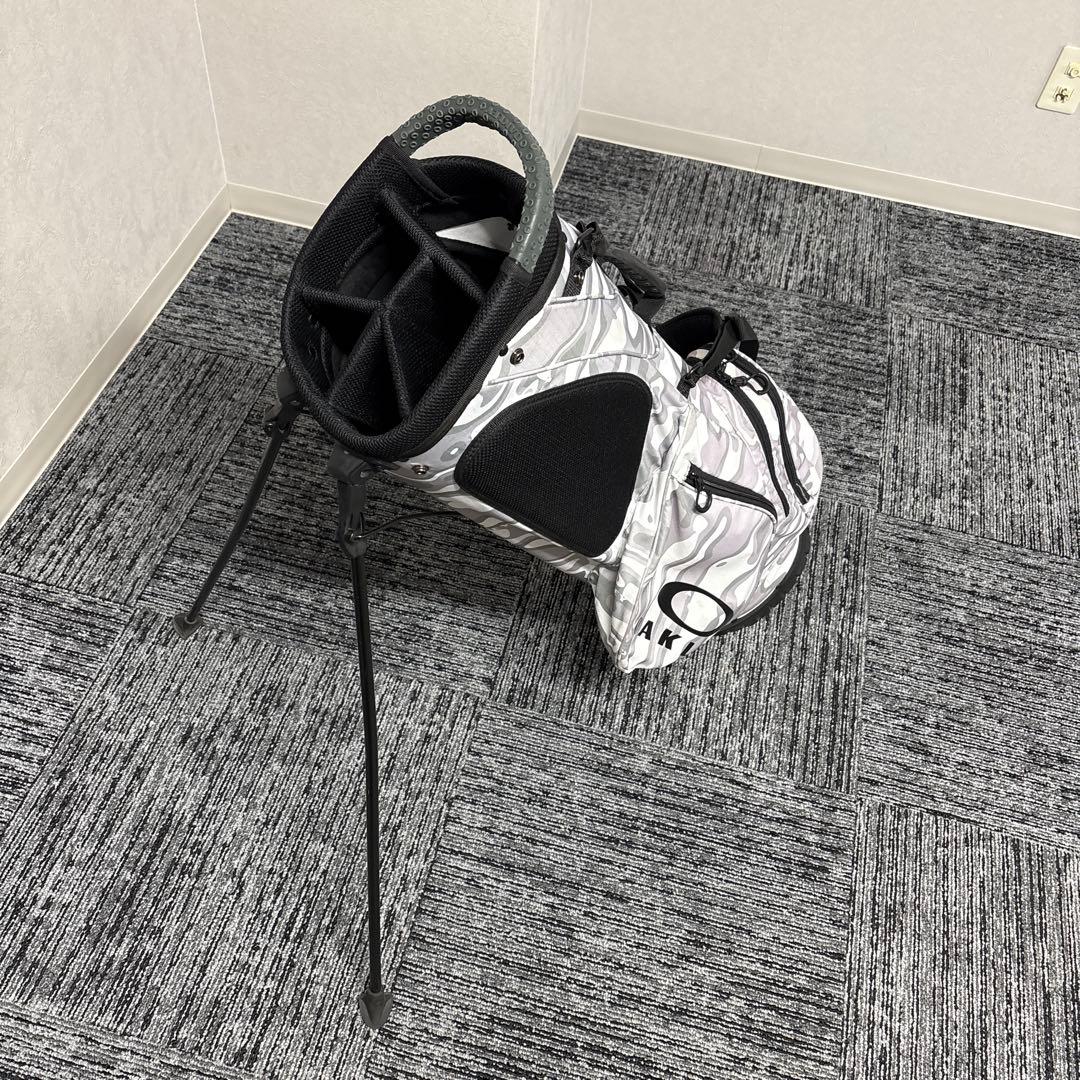 OAKLEY ホワイトカモフラージュ スタンドバッグ