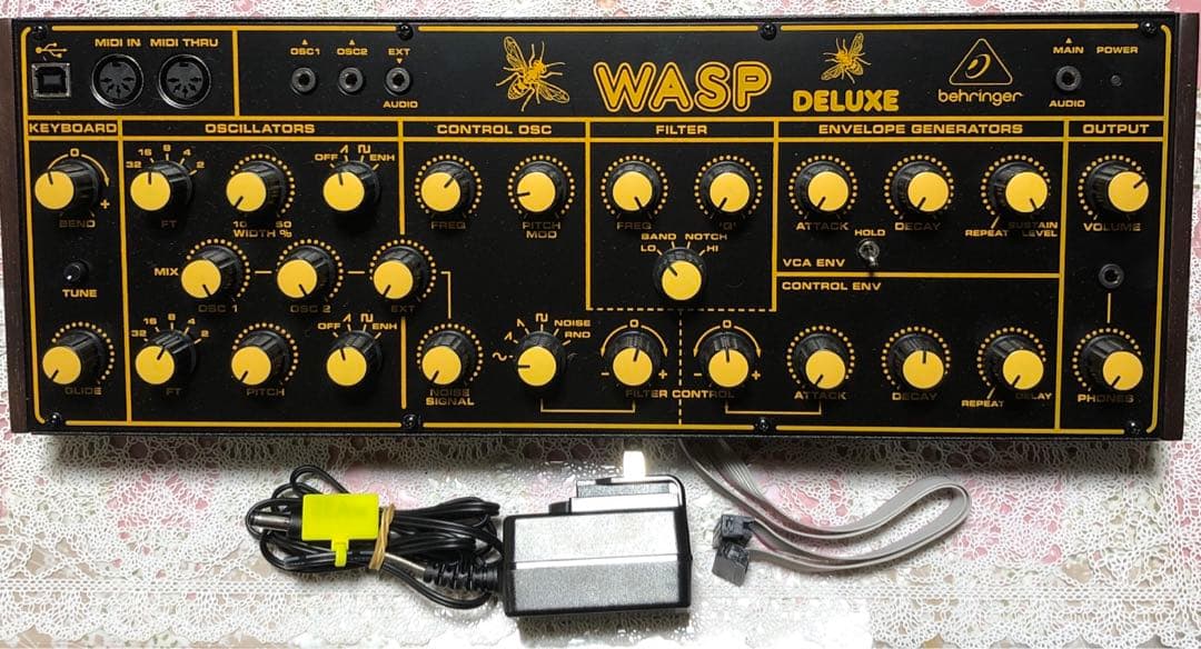 鍵盤楽器 Behringer WASP
