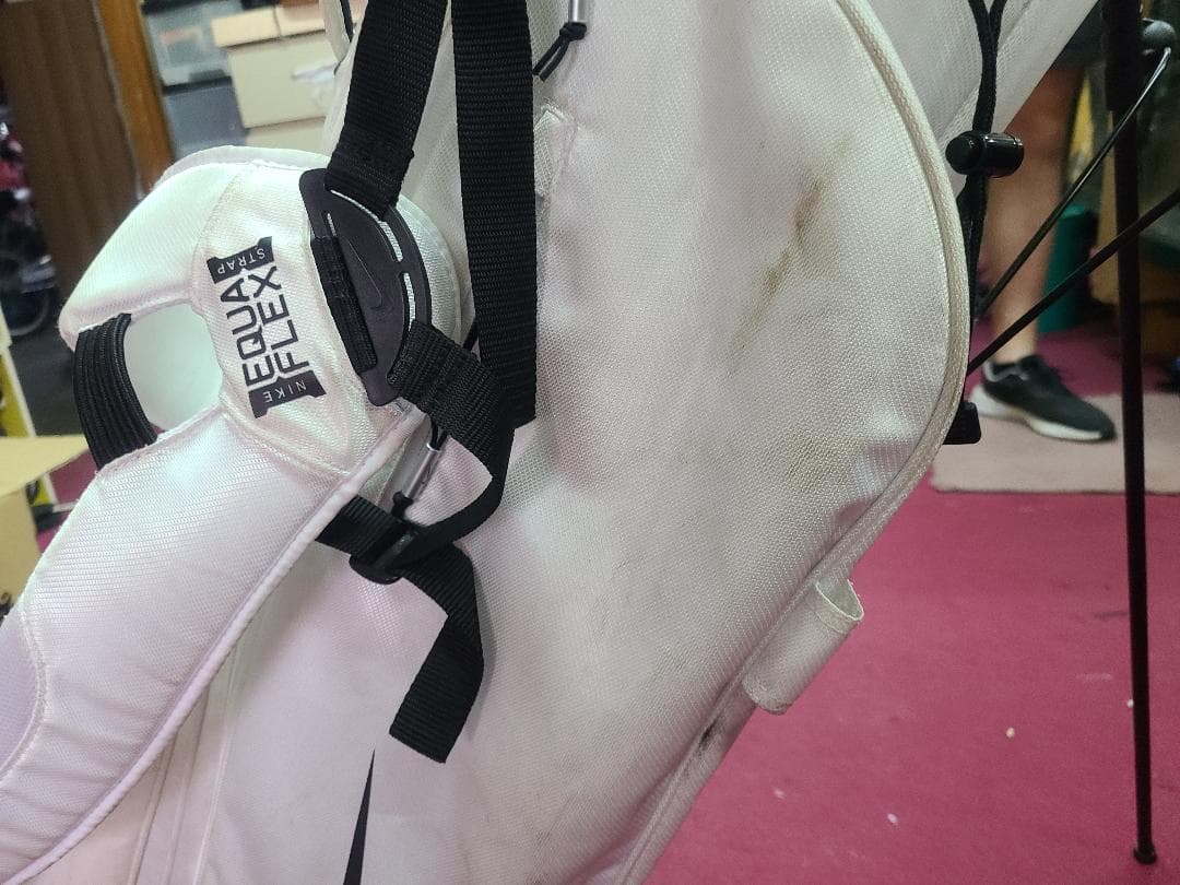 ナイキ NIKE スタンド型キャディバッグ　軽量　スポーツライト　白