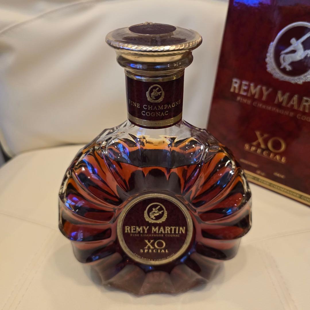 新品未開封　REMY MARTIN レミーマルタンXO SPECIAL700ml