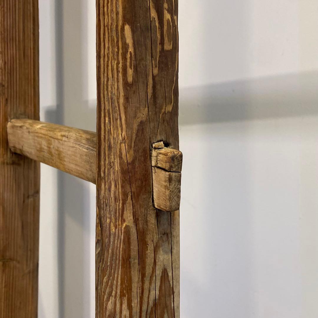 古い木製の梯子 ディスプレイ アンティーク