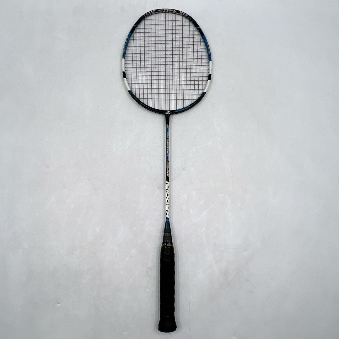 バボラバドミントンラケット X-FEELESSENTIALエックスフィールケース