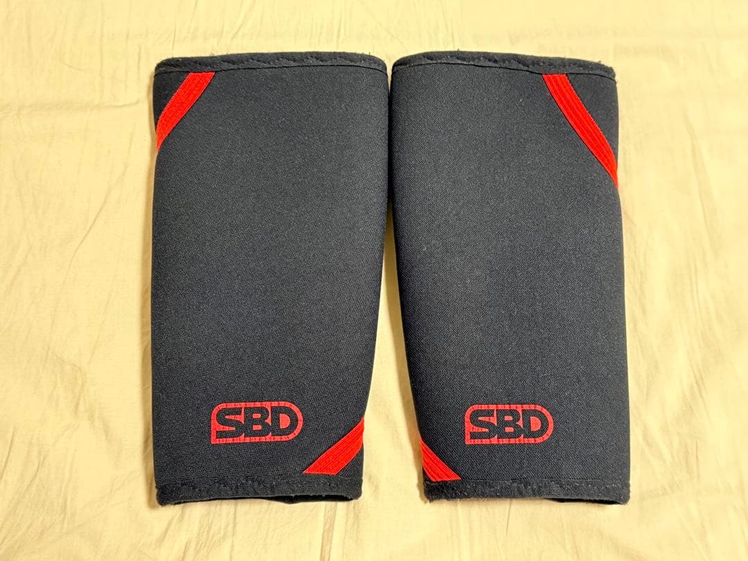 【週末限定価格‼️】新ロゴ SBD ニースリーブ Sサイズ