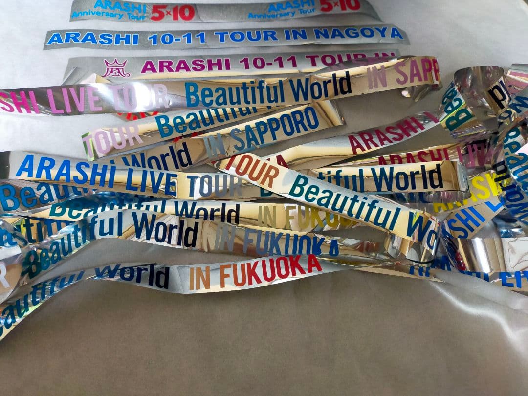 貴重★嵐 歴代コンサート 銀テープ まとめ売り52本＋リボン8本 ケース付き