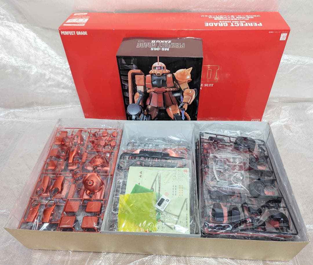 ガンプラEXPO限定 PG MS-06Sザク & RX-78-2ガンダム SET