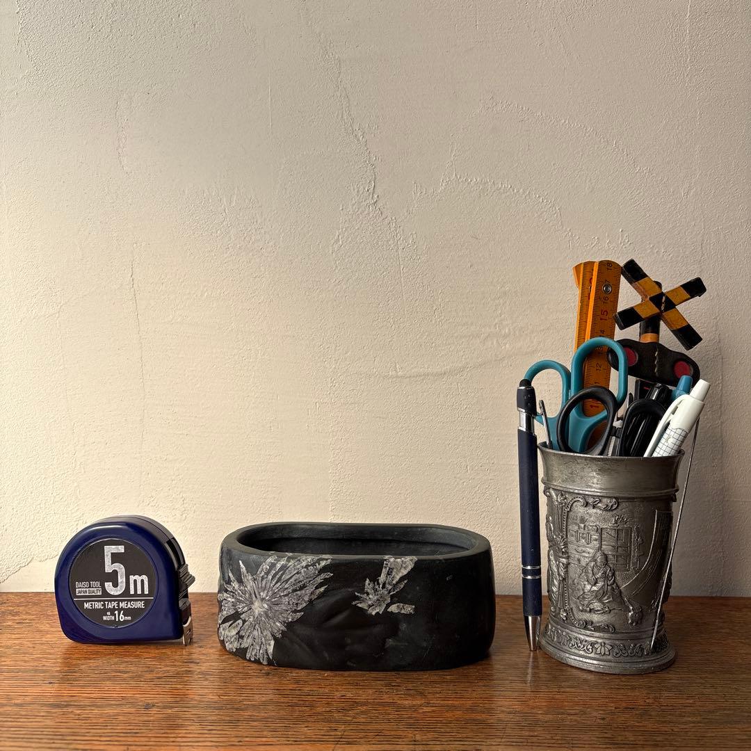 菊花石 鑑賞石 くり抜き 花器 水盤 いけばな 黒 茶花 レア 骨董 珍品