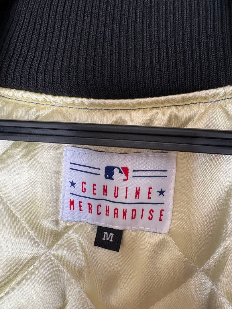 【美品】ロサンゼルスドジャース　中綿スタジャン