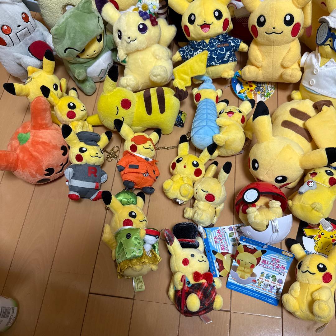 ポケモンセンター限定 ピカチュウ ぬいぐるみ まとめ売り 45点セット