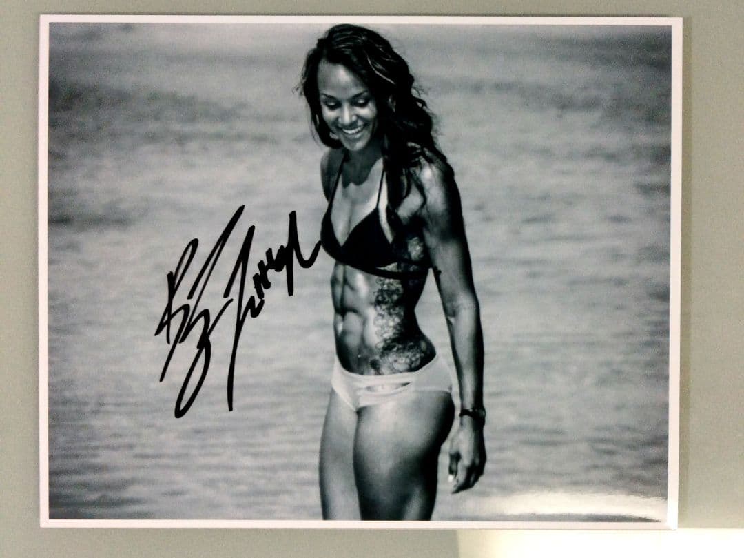 ブリトニー・グライナー直筆サイン入り超大型写真 …