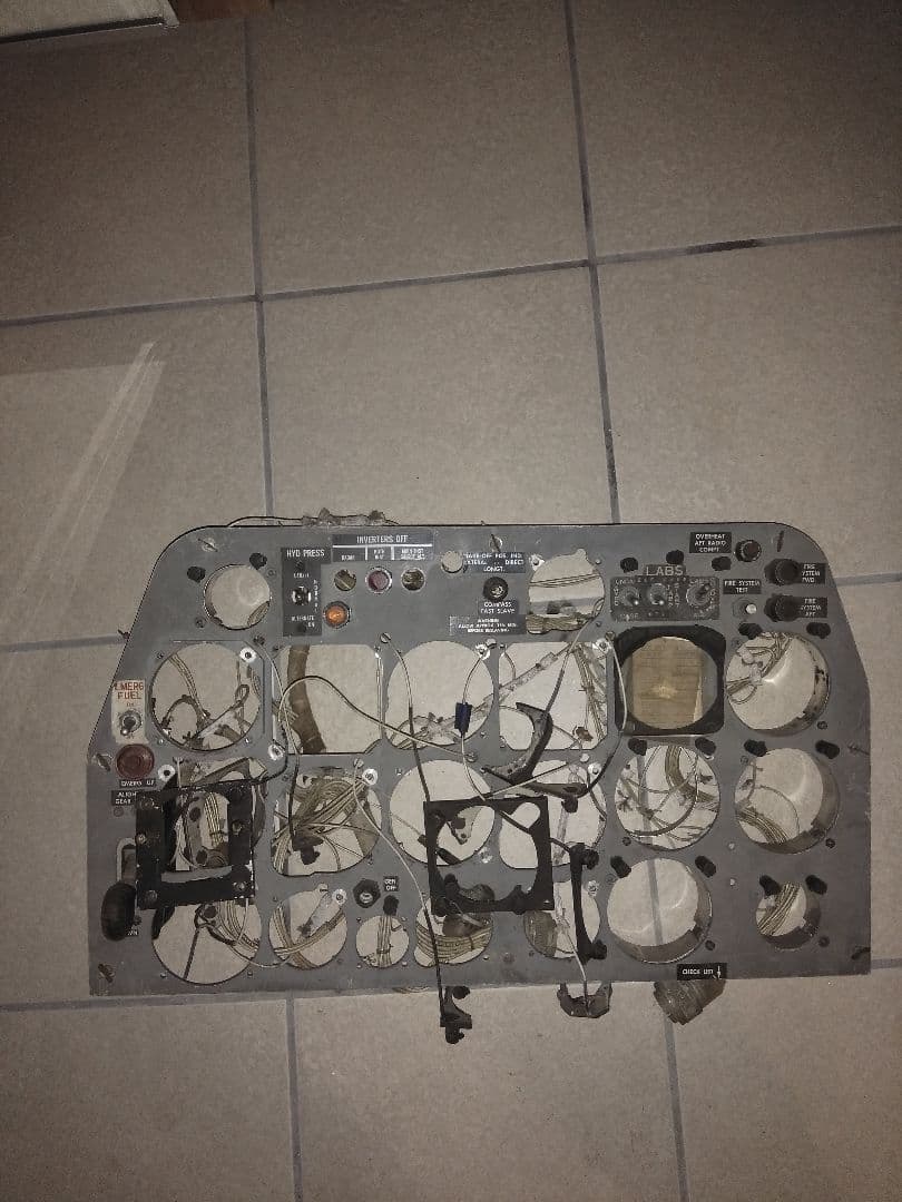 F86戦闘機 機関銃発射口パネルカバー