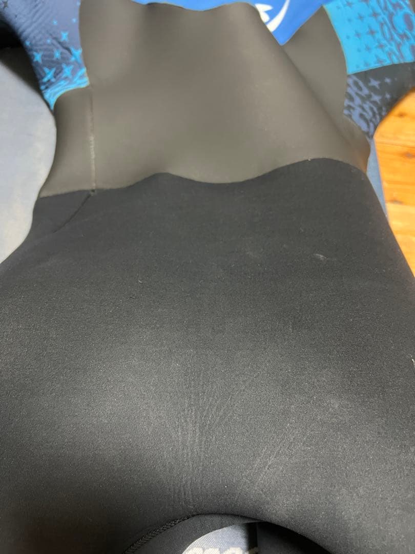 CYBER フルスーツ セミドライ　キッズ　130 140センチ相当