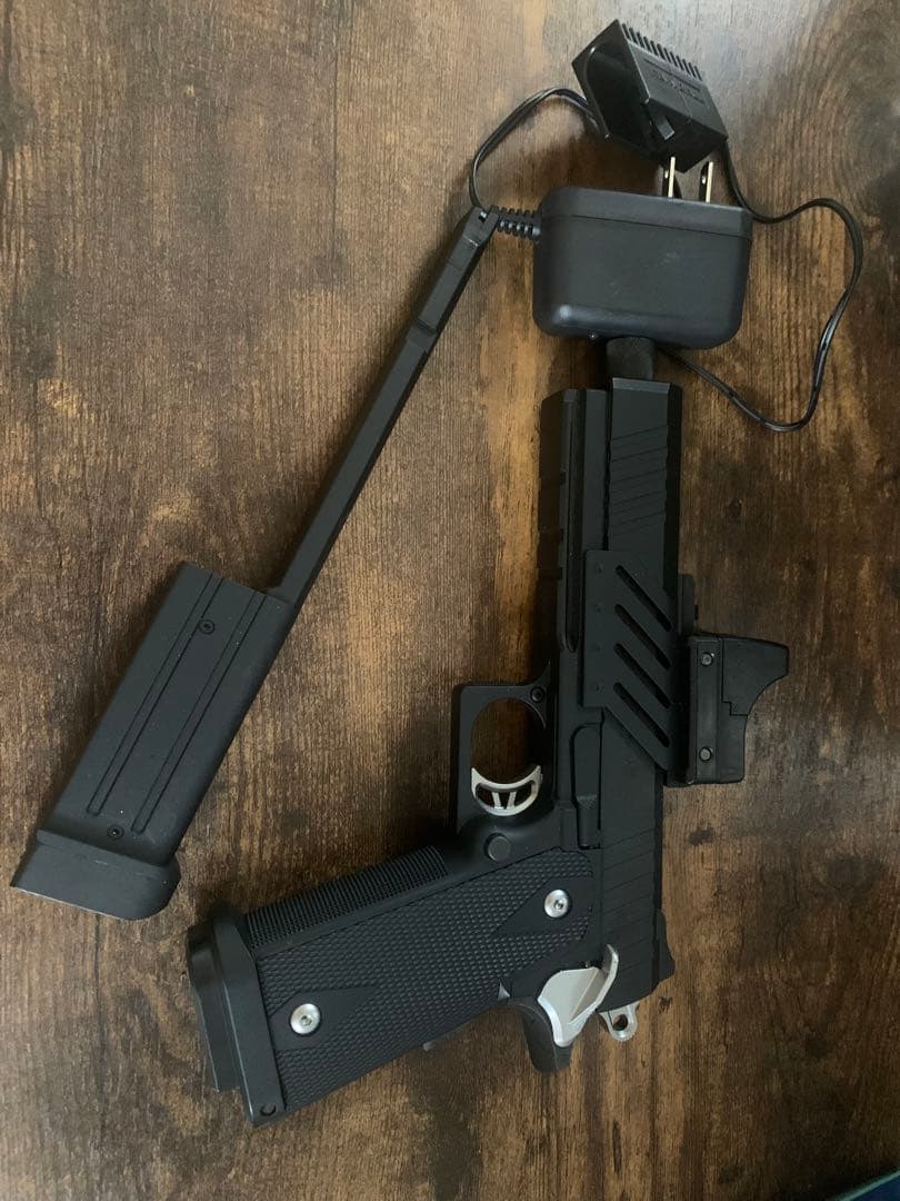 ハイキャパE【拡張マガジン＆サイト付き】