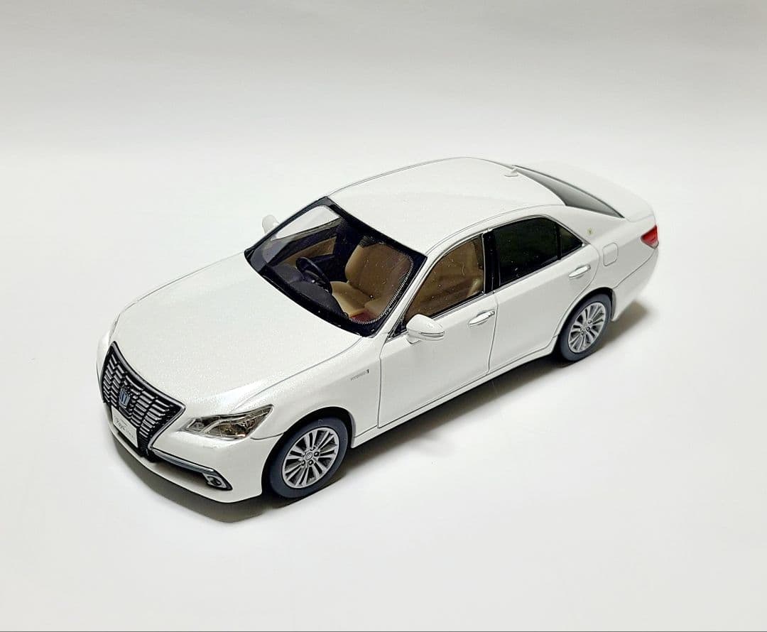 トヨタ 210系クラウンロイヤルサルーンG前期 カラーサンプル