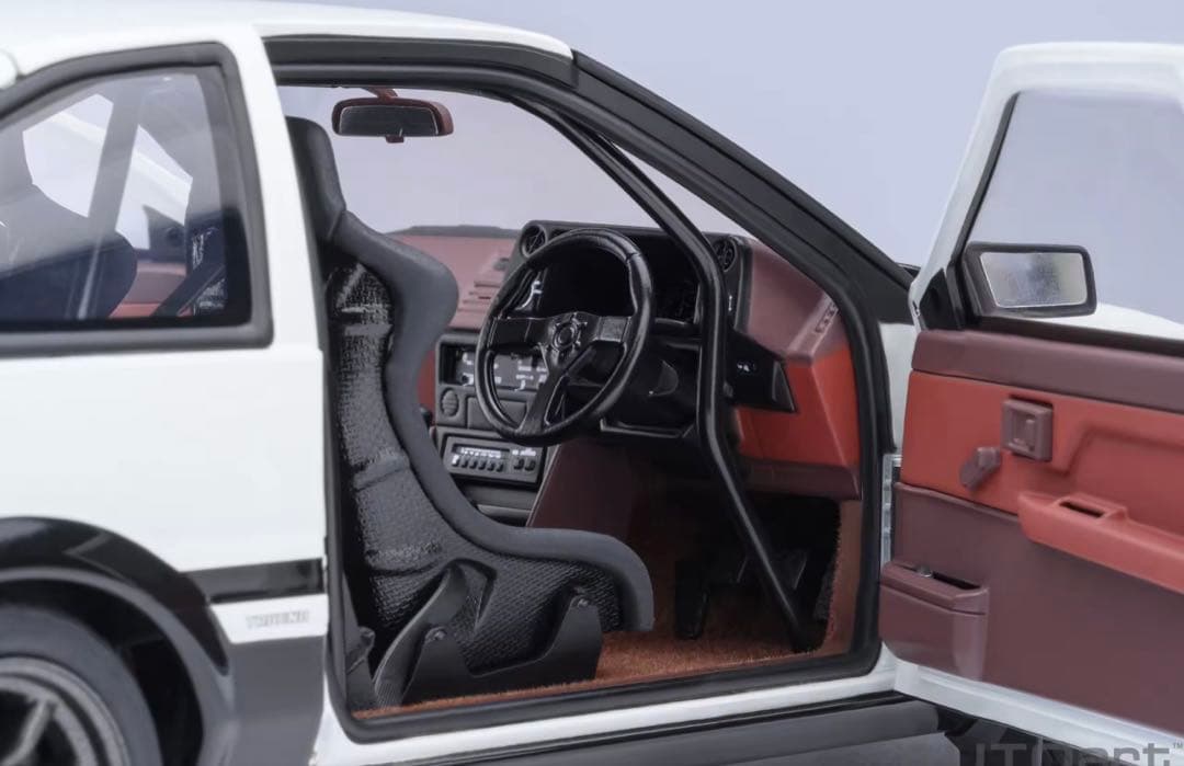 Autoart 1/18イニシャルD AE86 ミニカー