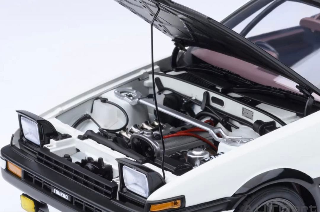 Autoart 1/18イニシャルD AE86 ミニカー