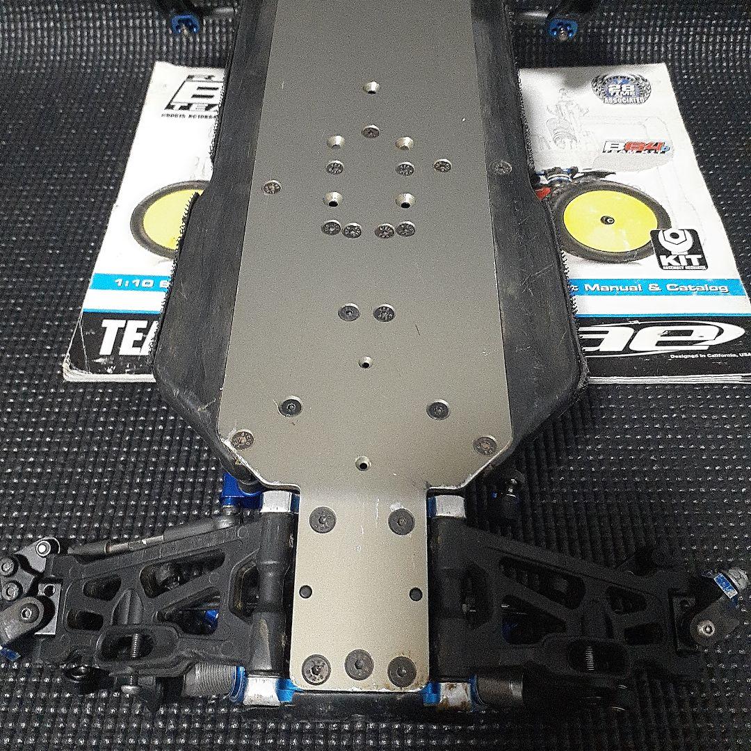 ホビーラジコン ASSOCIATED B64D