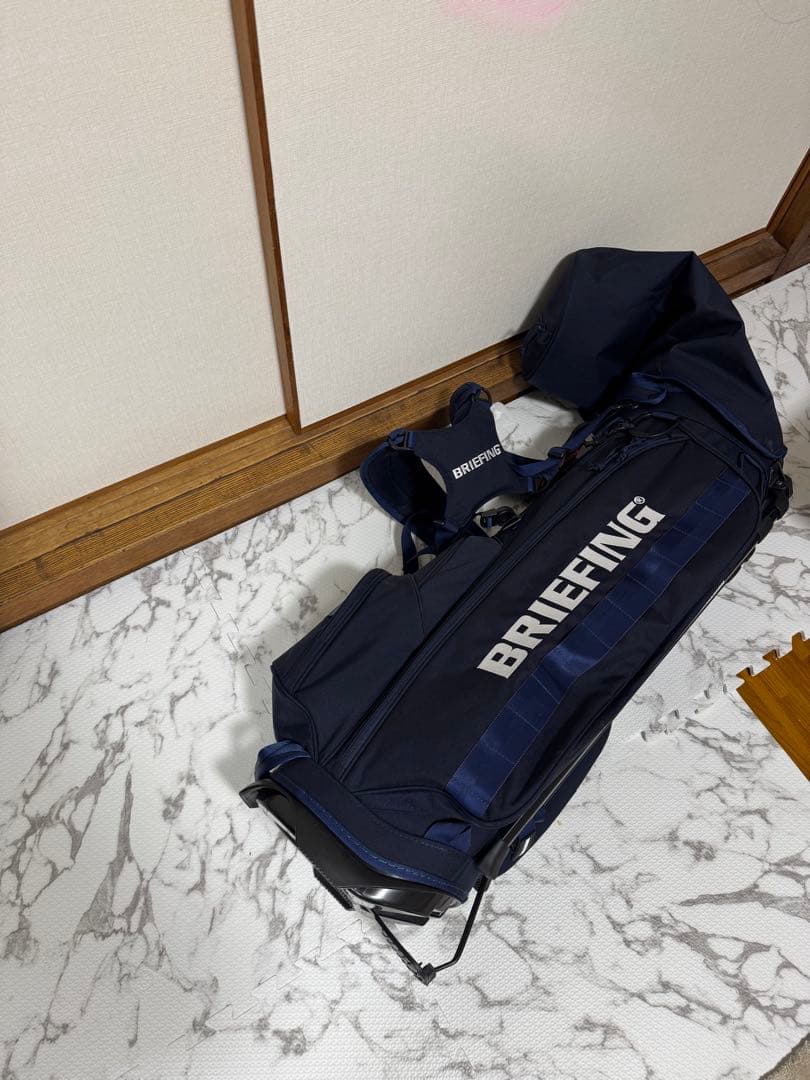ブリーフィング　キャディバッグ　超美品　ほぼ未使用　ネイビー　人気