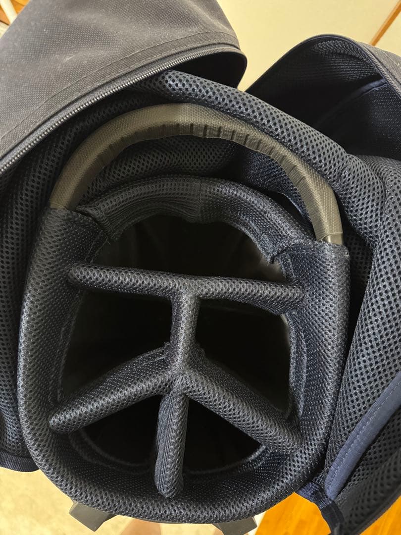 ブリーフィング　キャディバッグ　超美品　ほぼ未使用　ネイビー　人気